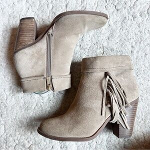 Jessica Simpson: Callaghan Tan Suede Leather Tassle Heeled Booties Size 9.5